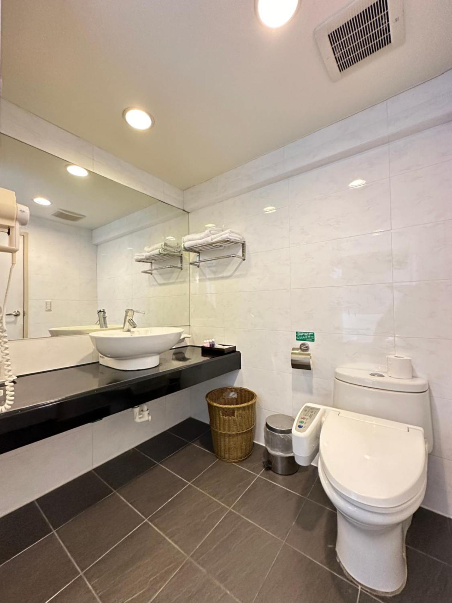 Chientan Youth Hotel Тайбэй Экстерьер фото