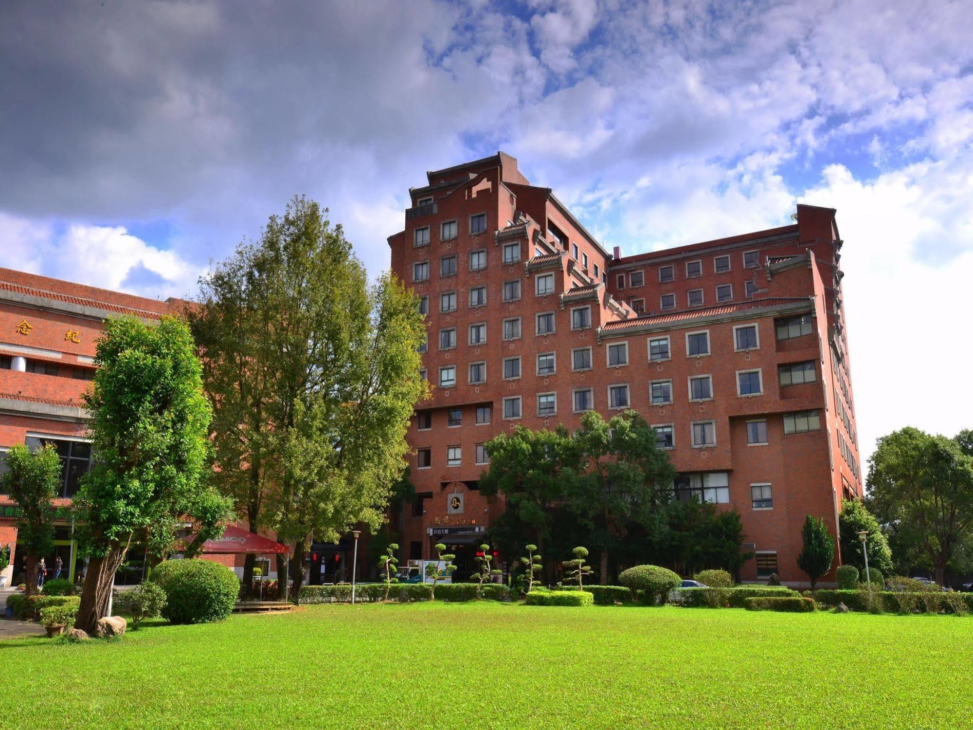 Chientan Youth Hotel Тайбэй Экстерьер фото