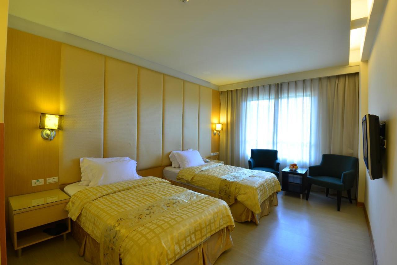 Chientan Youth Hotel Тайбэй Экстерьер фото